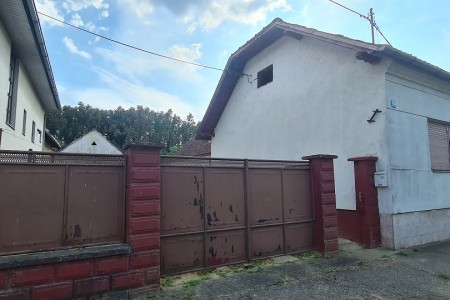 Valpovo, kuća u ulici Lj. Gaja, izvrsna lokacija, 145,43 m2